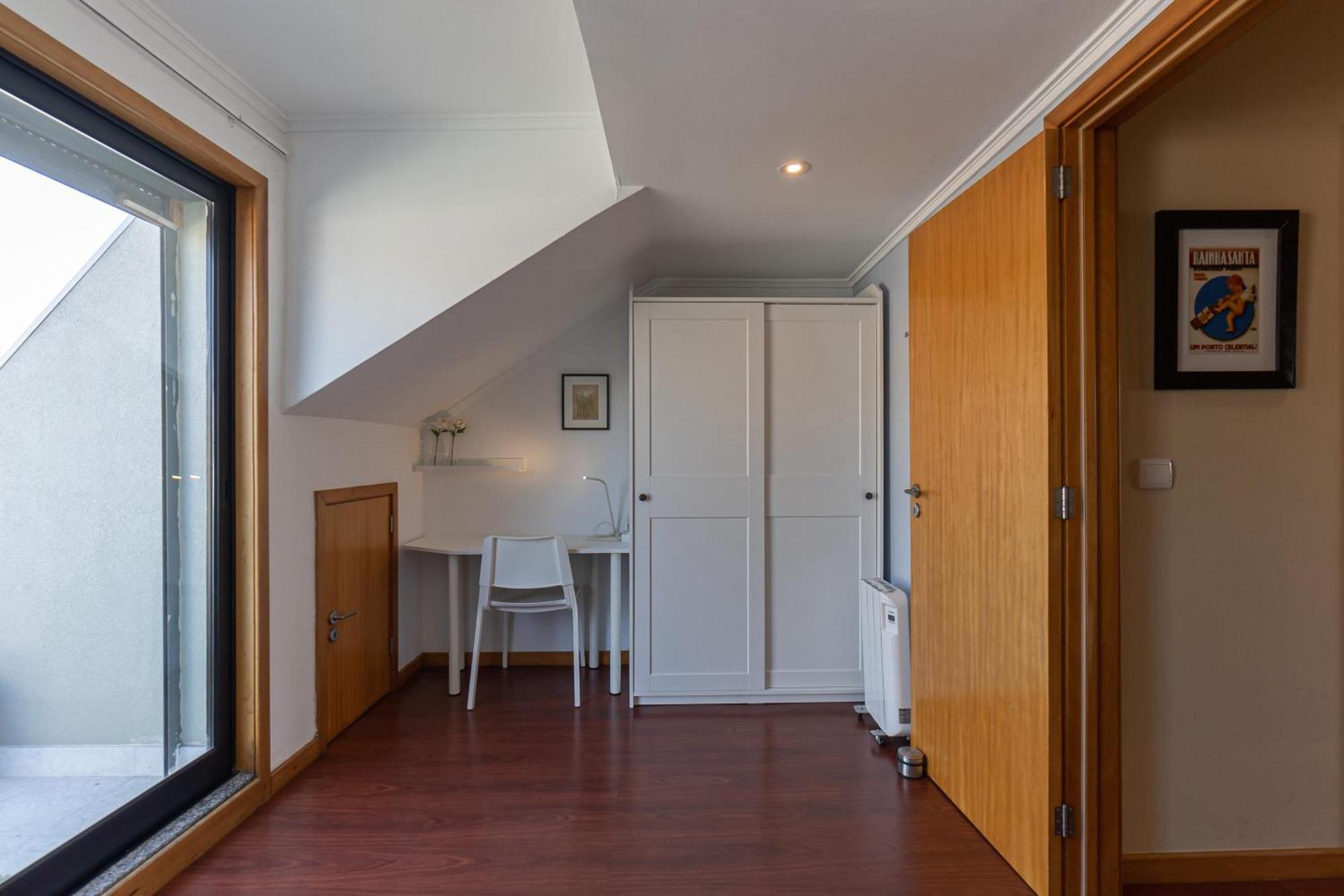 Top Floor Apartment With Sunny Balconies Porto Exterior photo