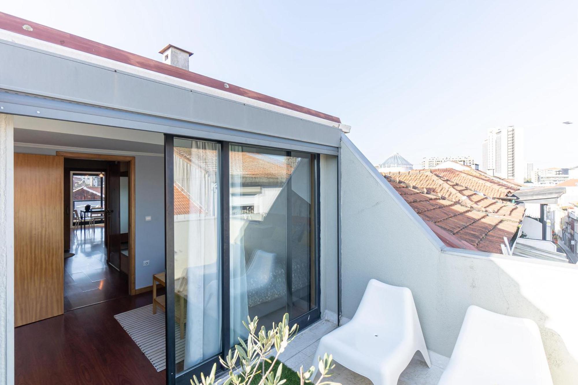 Top Floor Apartment With Sunny Balconies Porto Exterior photo