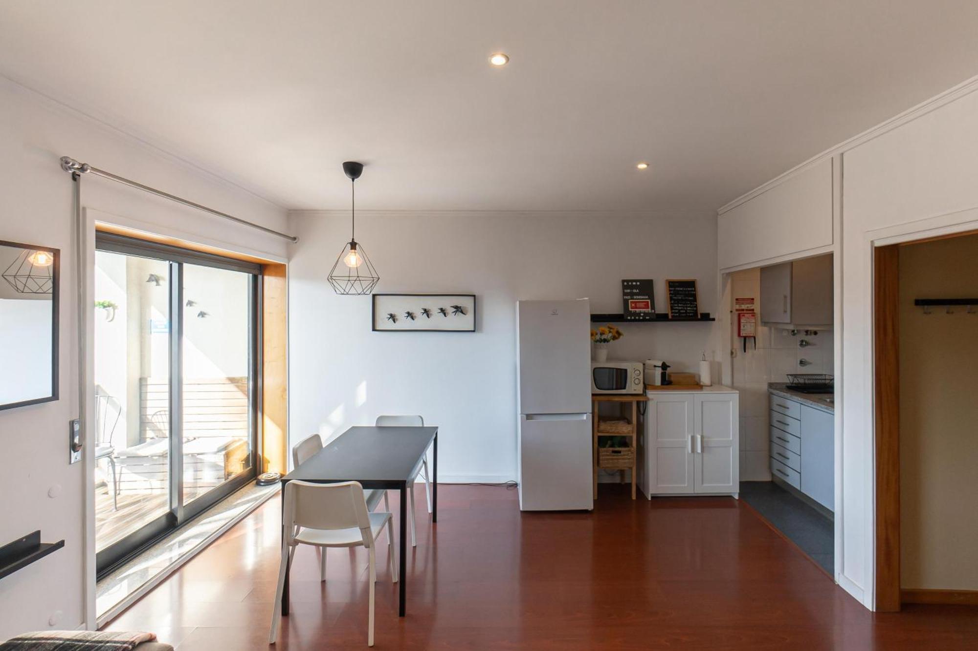 Top Floor Apartment With Sunny Balconies Porto Exterior photo
