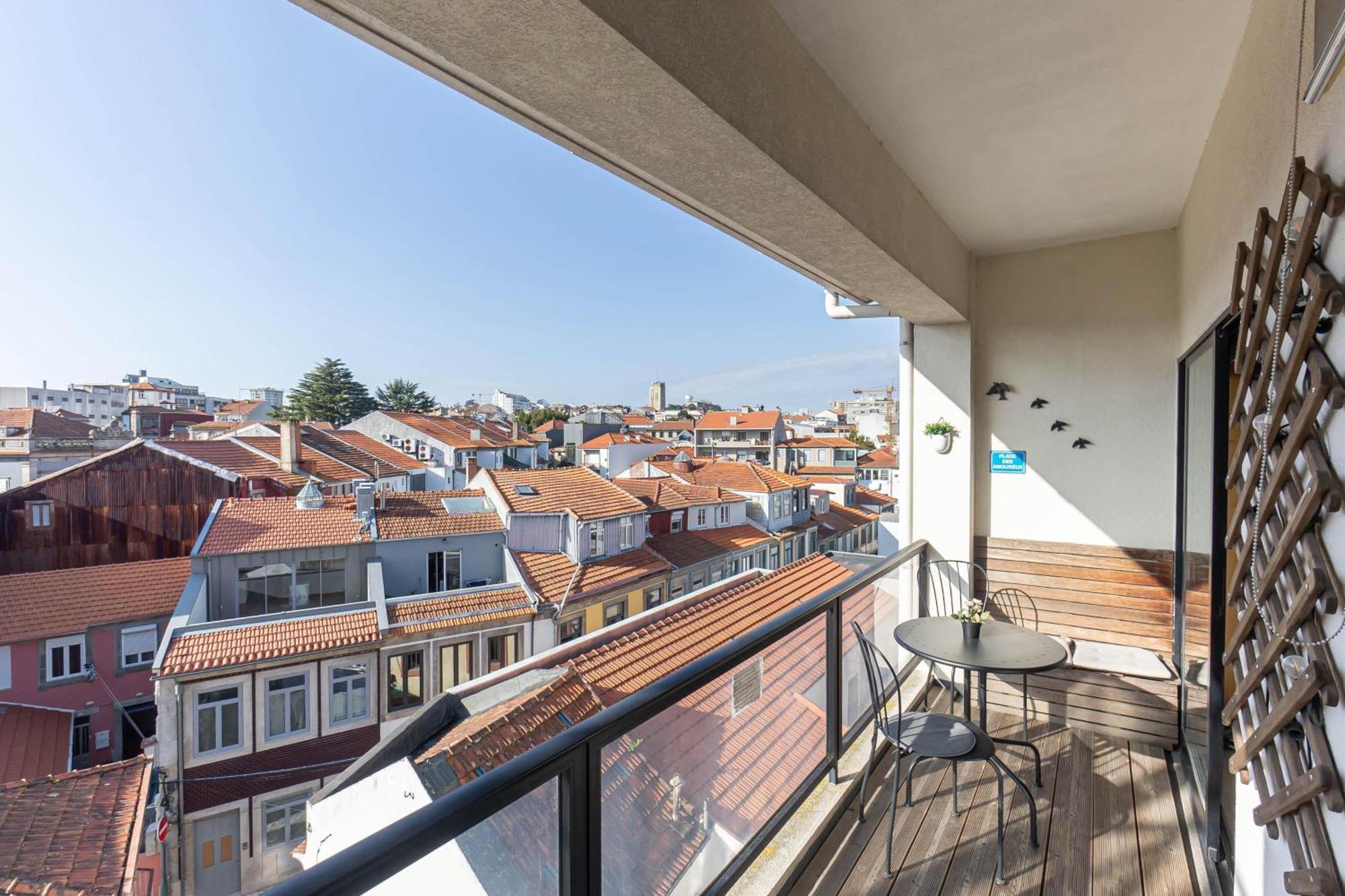Top Floor Apartment With Sunny Balconies Porto Exterior photo